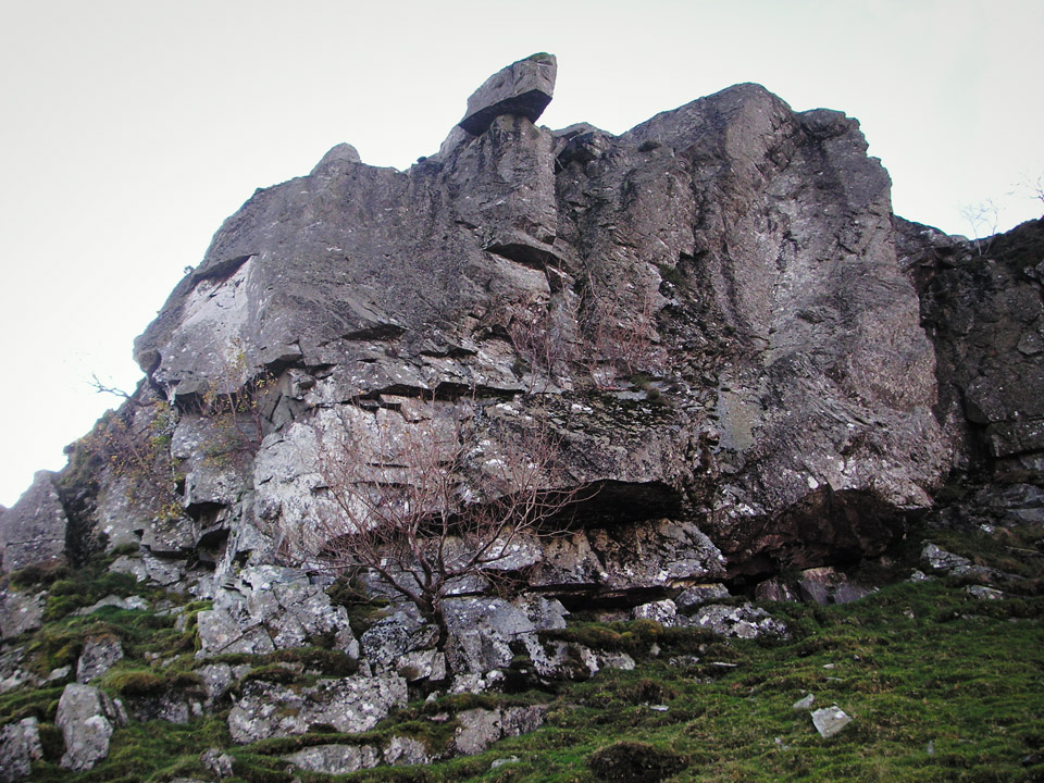 hanging-stone-base-brown