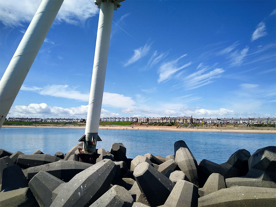 newbiggin-breakwater